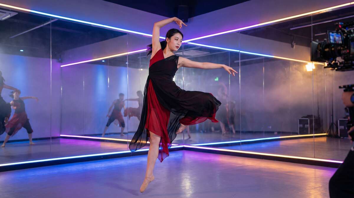 小马拉大车舞蹈视频表演